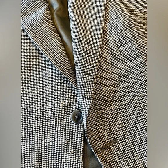 Burberry Black & White Plaid, Lightweight, 100% Wool Sport Coat, Size 39S - Picture 5 of 7